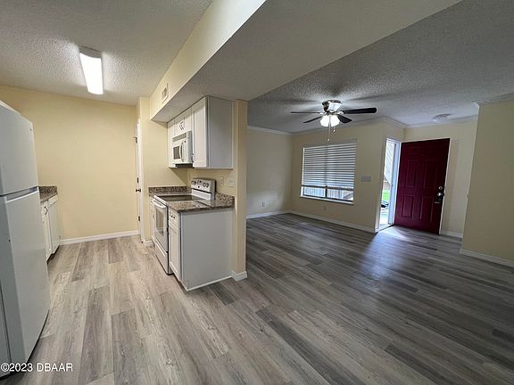 4th image of 1600 Big Tree Rd APT H3