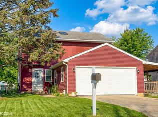 314 Maple Ln, Round Lake, IL 60073