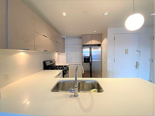 1st image of 160 E 117th St #2B