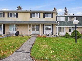 1544D Beaverpond Dr, Ottawa, ON K1B 3R9