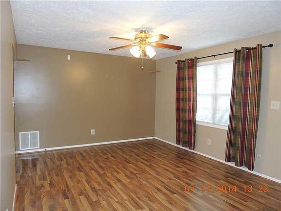 4th image of 2726 N Heatherlea Ct