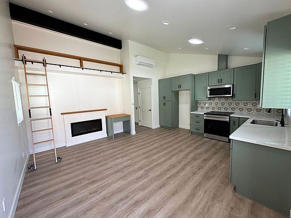 4th image of 584-594 San Clemente St #596