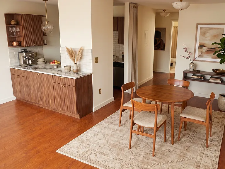 Russell/Central Park in the Heart of Ballard — Photo 7