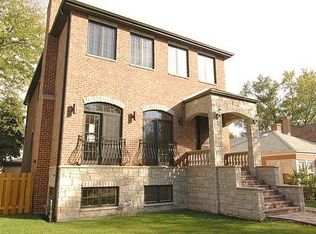 5735 N Kostner Ave, Chicago, IL 60646