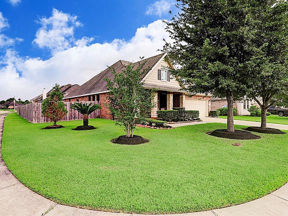 4th image of 125 Avery Springs Ln