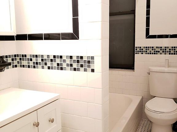 4th image of 8602 Park Ln S APT 2B1