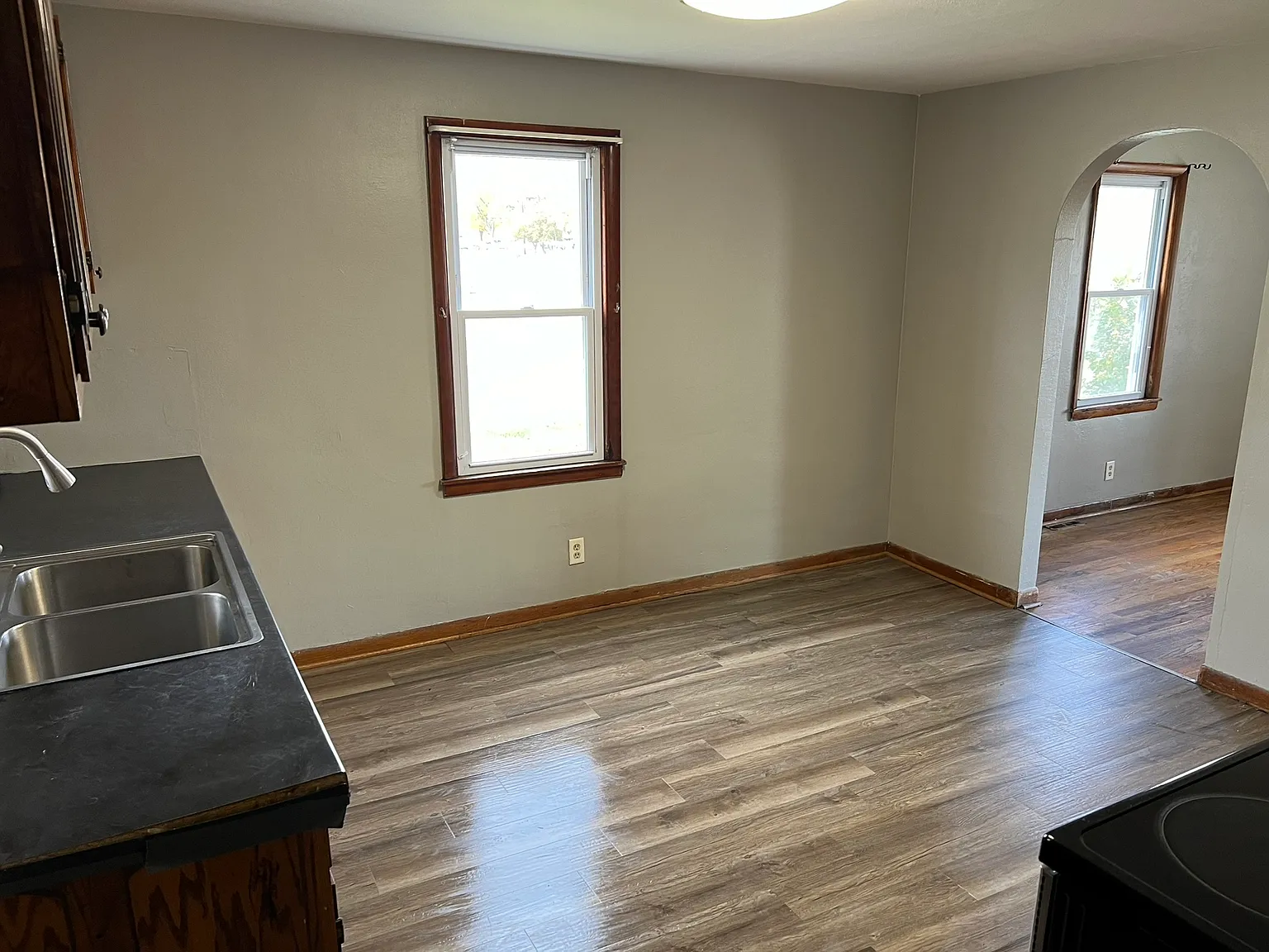 4 bed, 1350 sqft, $1,800 — Photo 2