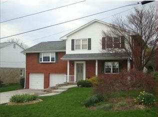 122 Cortland Dr, New Stanton, PA 15672