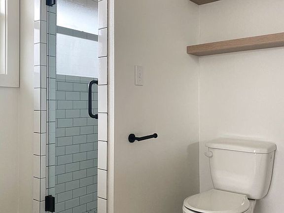 5th image of 103 N Teton Ave