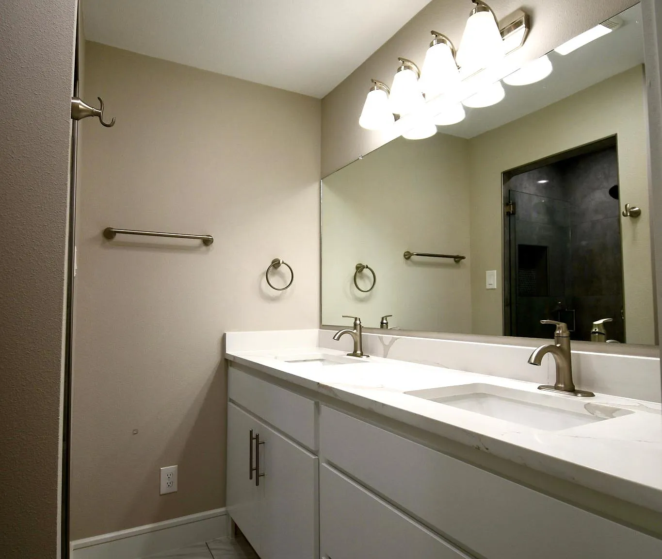 4 bed, 1556 sqft, $3,000 — Photo 3