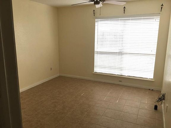 5th image of 12311 Corona Ln