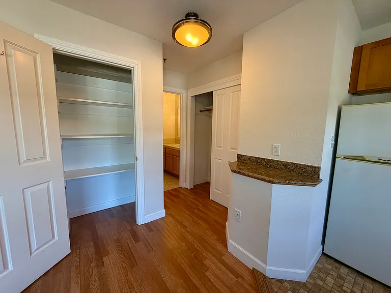 Blue Rock Apartments — Photo 10