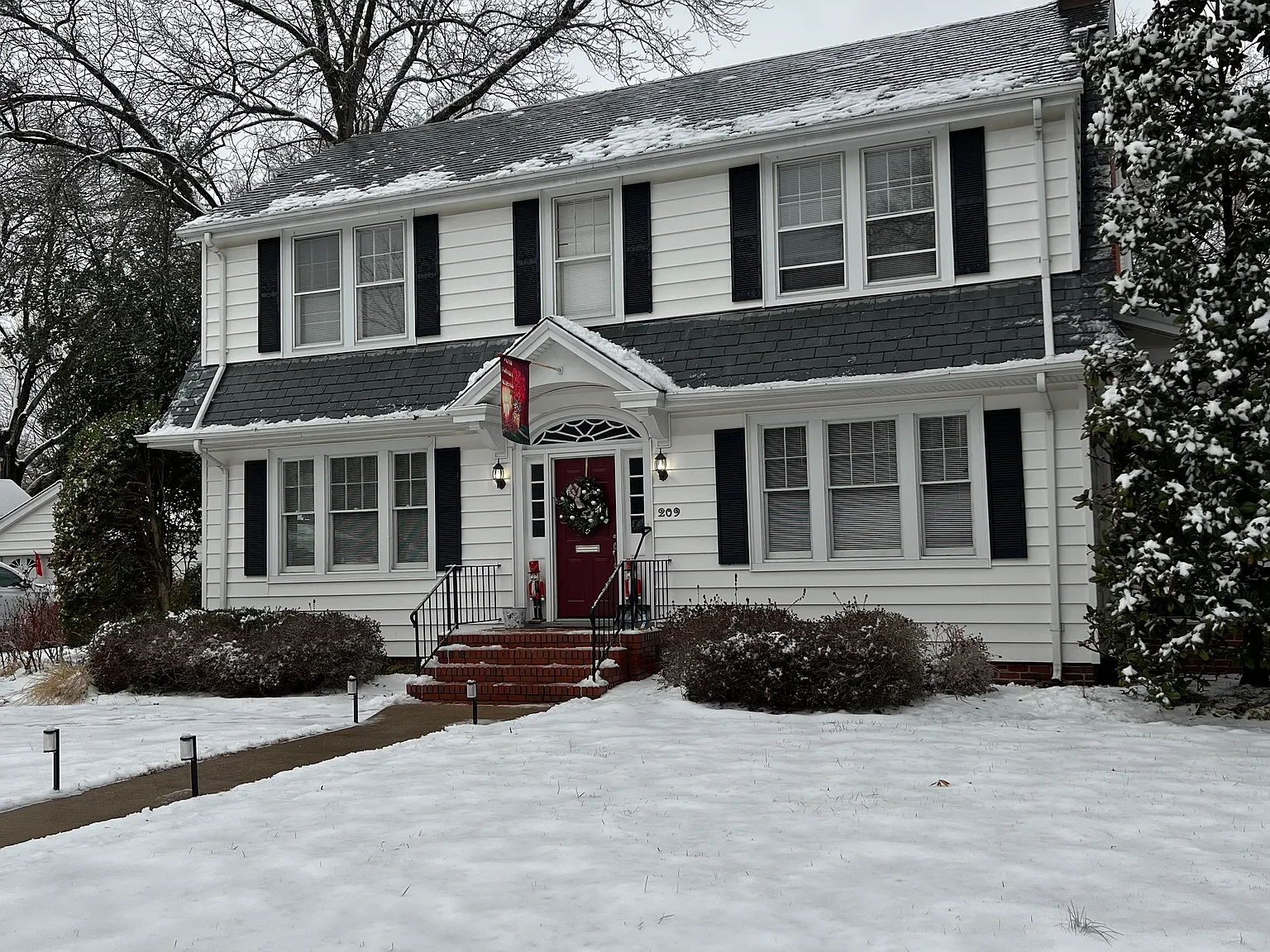 4 bed, 2840 sqft, $3,200 — Photo 3