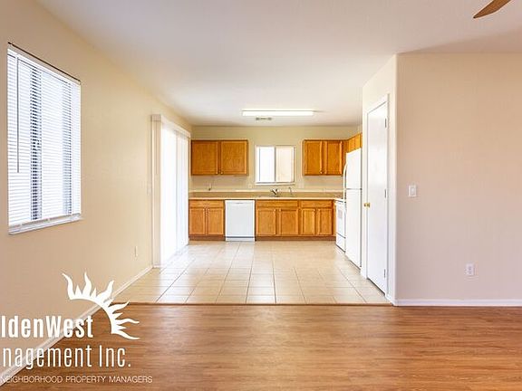 4th image of 11408 W Hutton Dr