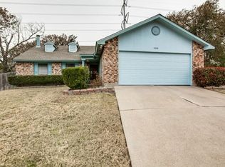 5300 Creek Valley Dr, Arlington, TX 76018
