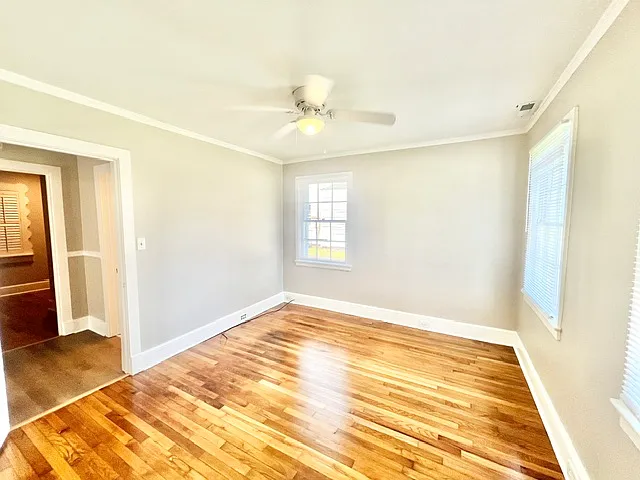425 Winston Street - 1 — Photo 3
