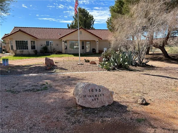 1695 Hinckley Ave, Moapa Valley, NV 89021