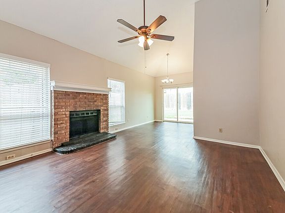 4th image of 1385 Chinaberry Dr