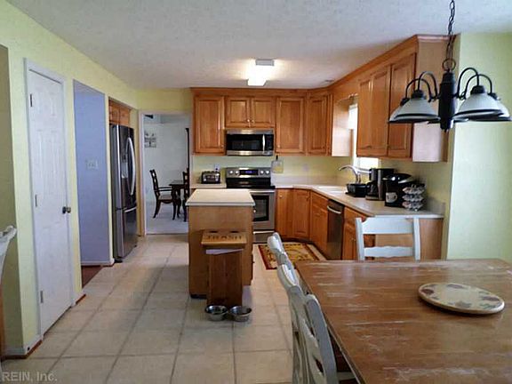 5th image of 3928 Matthew Cir