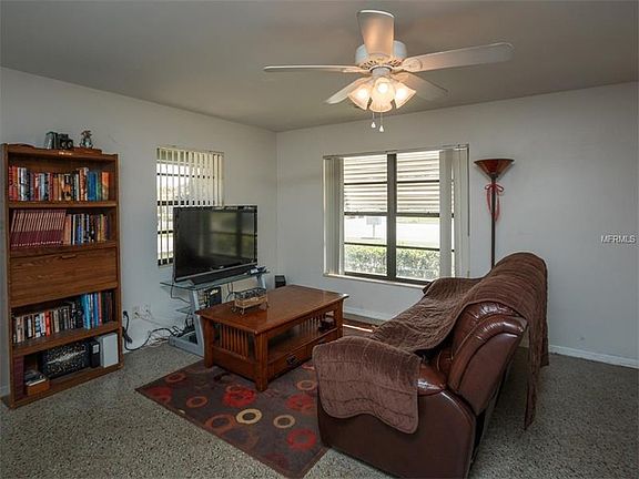 5th image of 7821 Acadian Dr