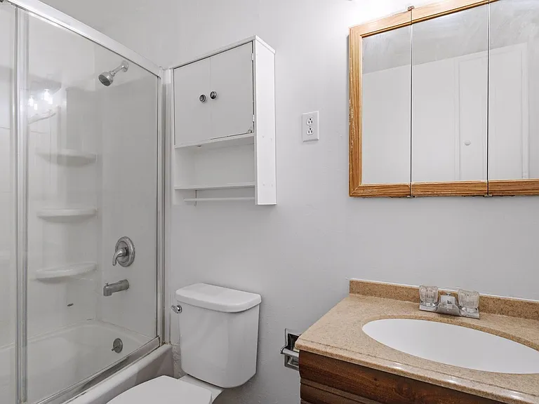 EN - 2510 / 2516 Chatham Hill Dr — Photo 11