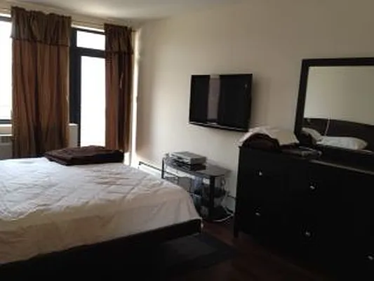 Rented by Paramount Realty Management | media 30