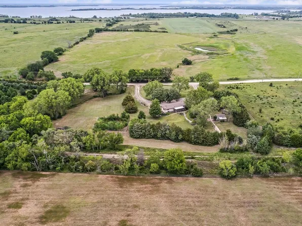 2805 SE Parallel St, El Dorado, KS 67042