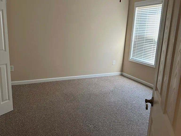 4635 Granby Cir — Photo 30