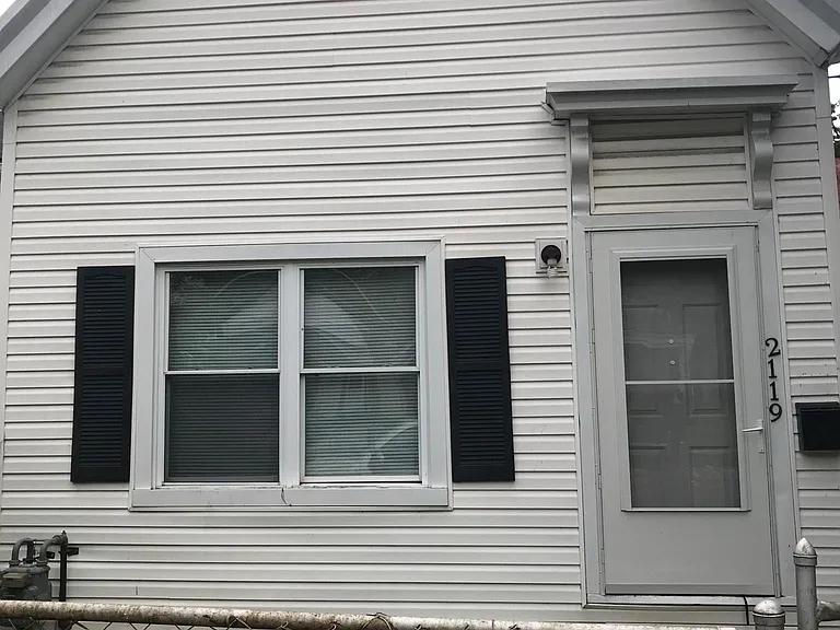 2119 Wilson Ave — Photo 5