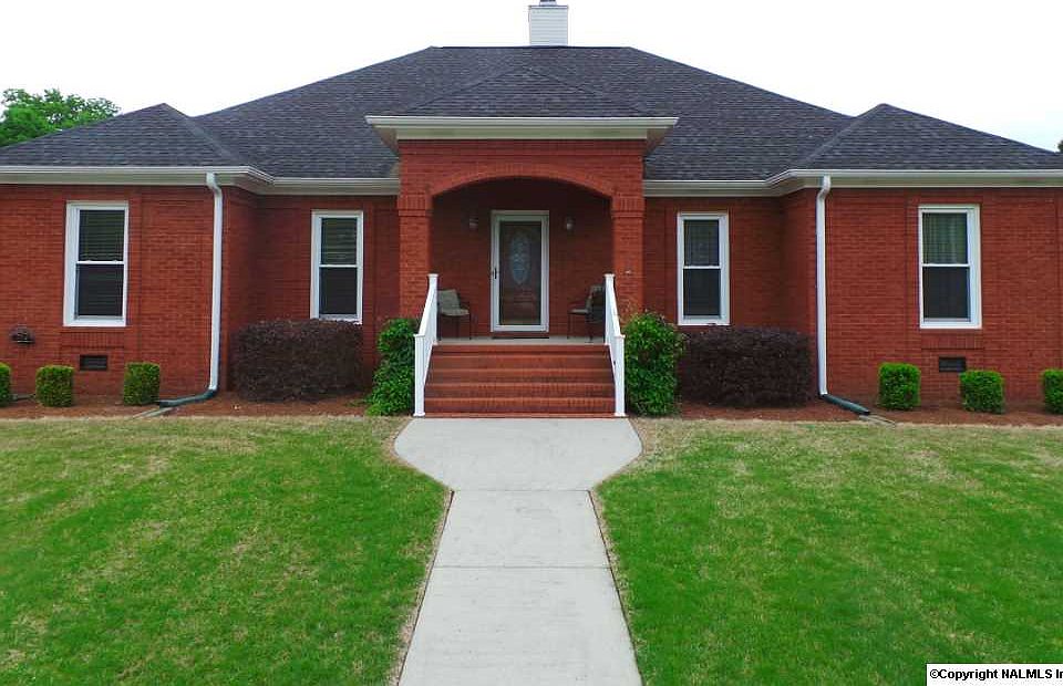 1st image of 131 Lovvorn Ln