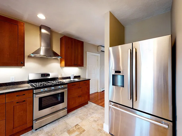 50 Mansfield St #4 — Photo 1