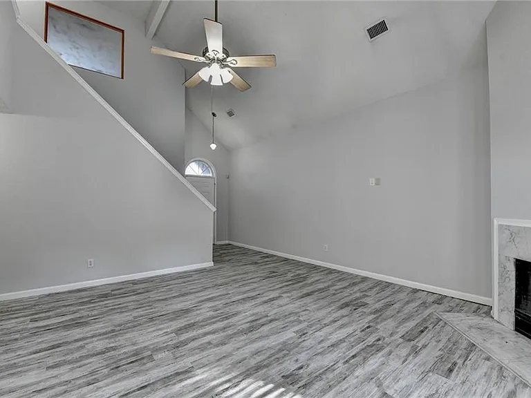 1112 Ashbury Dr — Photo 11