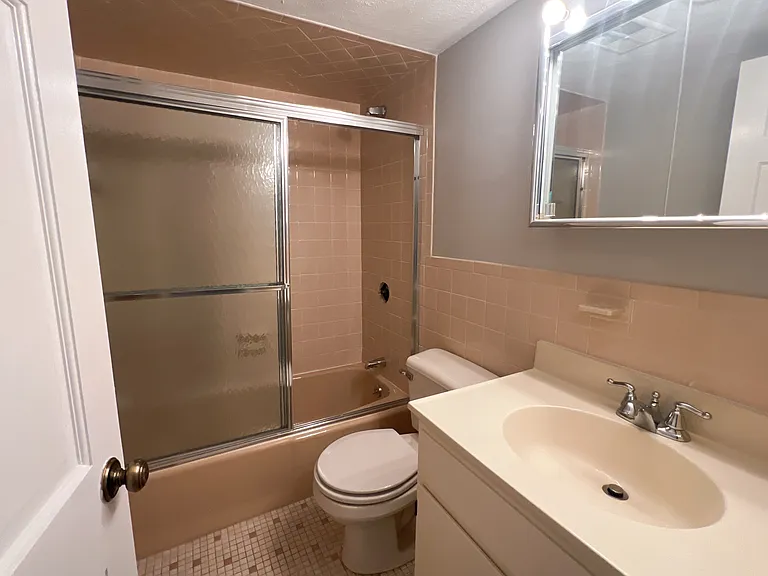 17 Healey St #303 — Photo 9