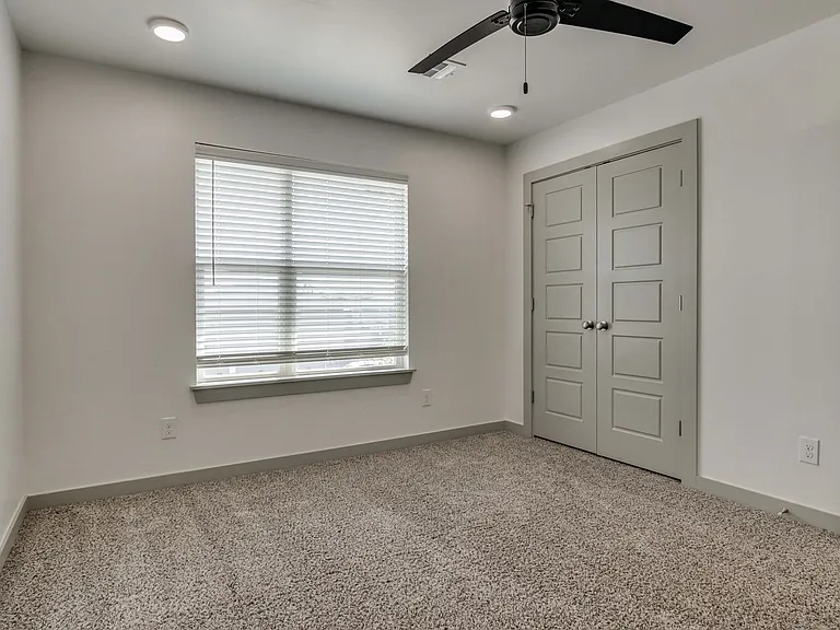 7907 NW 135th Ter — Photo 50