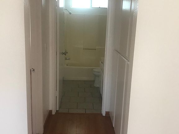 2nd image of 1625 W 219th St #2t0mhcyrn
