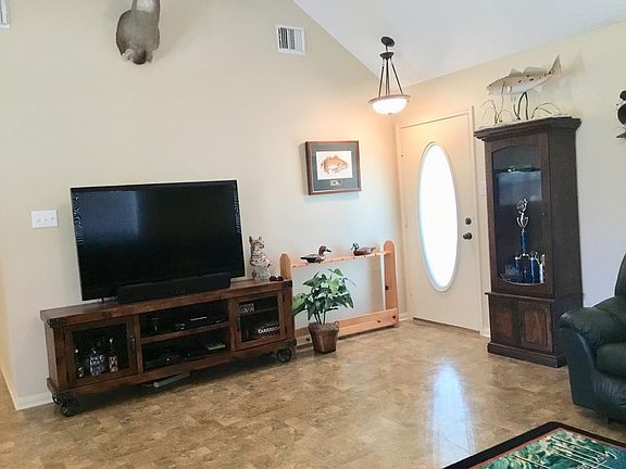 5th image of 43 Portia Ave