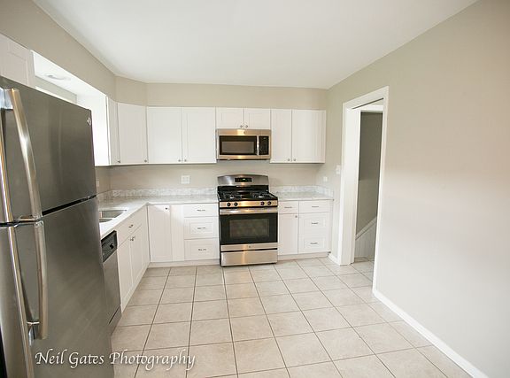 5th image of 7335 N Kilbourn Ave
