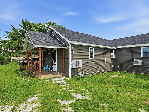 3rd image of 222 W Splitlog Street