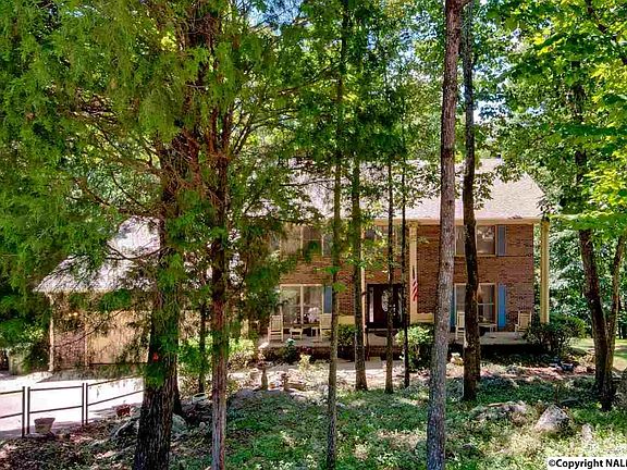 2nd image of 1404 Joshua Dr SE