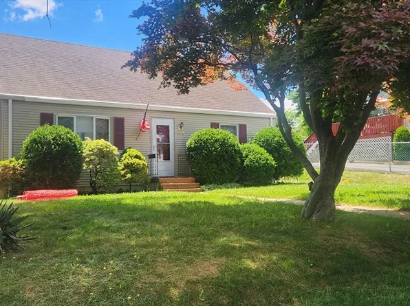 303 Kennedy St, Fall River, MA 02721