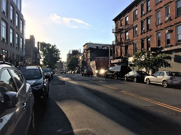 5th image of 302 Metropolitan Ave APT 3R