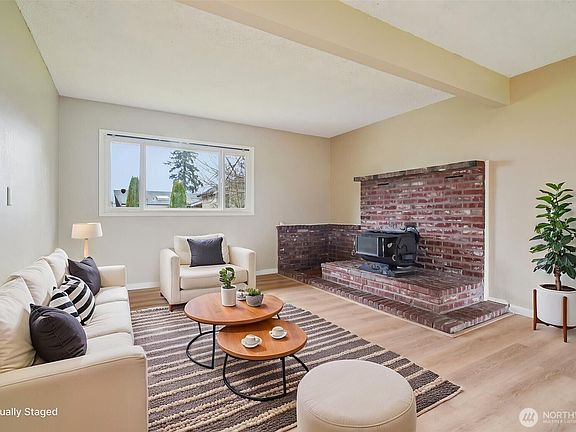 4th image of 22404 58th Avenue W