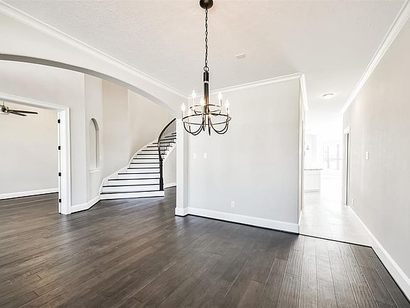 4th image of 2714 Ravens Creek Dr