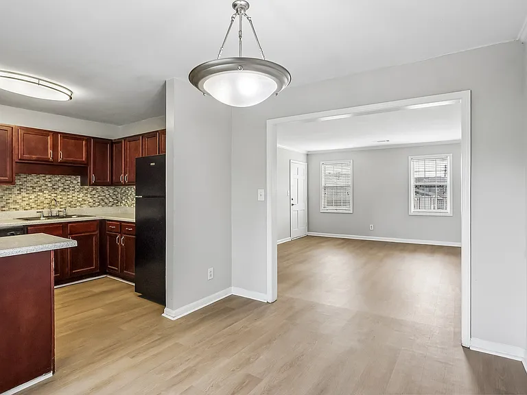 ReNew Chastain — Photo 33