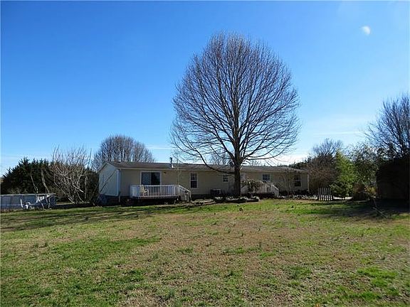 3rd image of 4586 Riverwood Cir