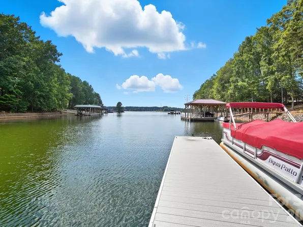 107 Nautilus Ct, Troutman, NC 28166