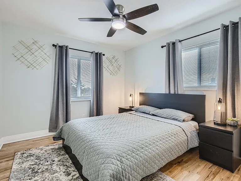 660 W 79th Pl — Photo 10