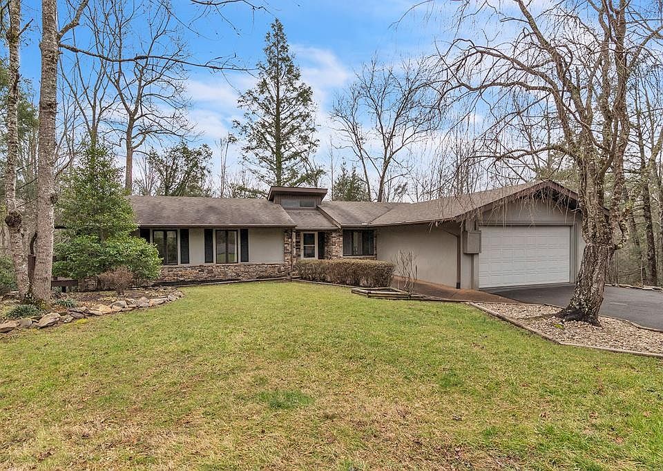 1st image of 205 Mockingbird Dr
