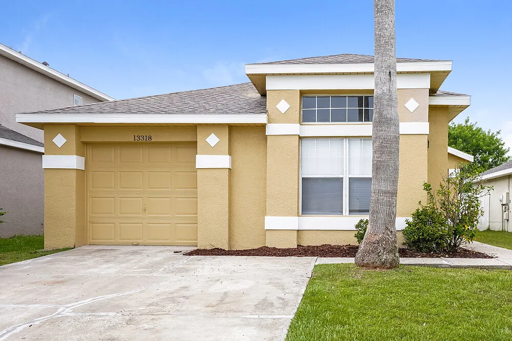 3 bed, 2.0 bath, 1404 sqft, $2,275 — Photo 1