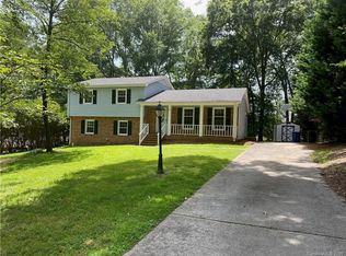 930 Glenshannon Rd, Matthews, NC 28105